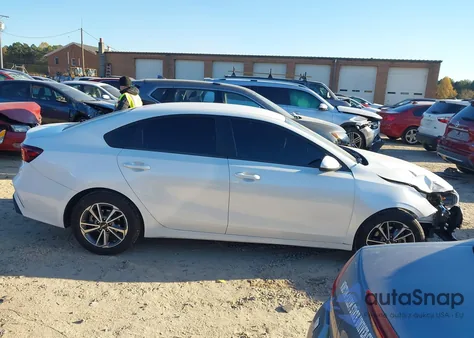 2022 Kia Forte Lxs z USA, uszkodzony, nr VIN 3KPF24AD3NE431153